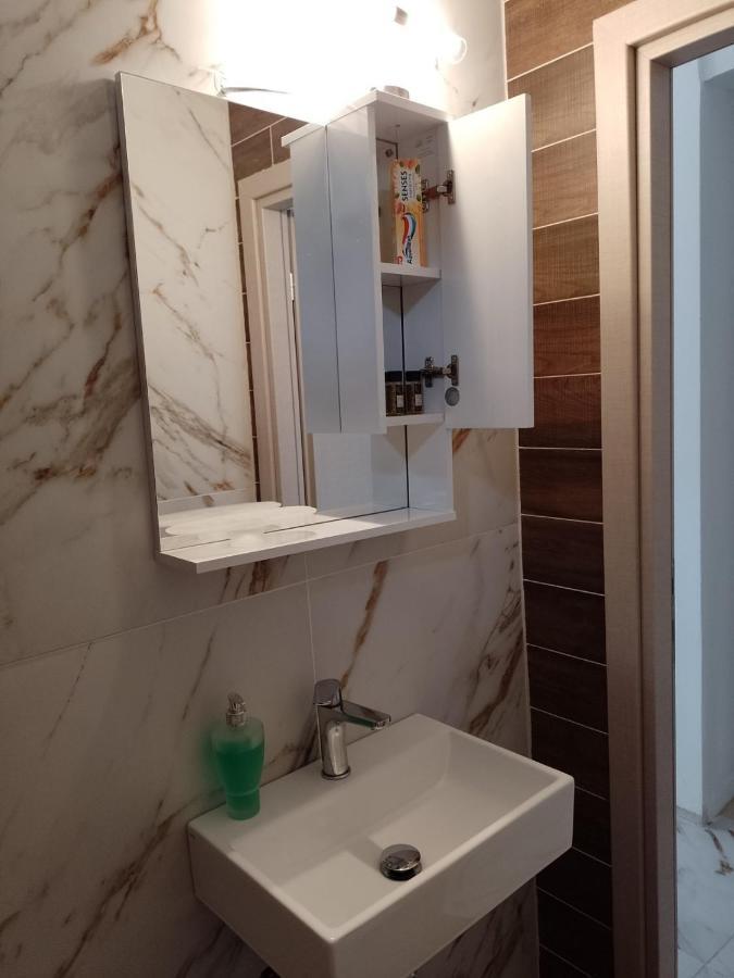 ιόλη Apartment Flogita